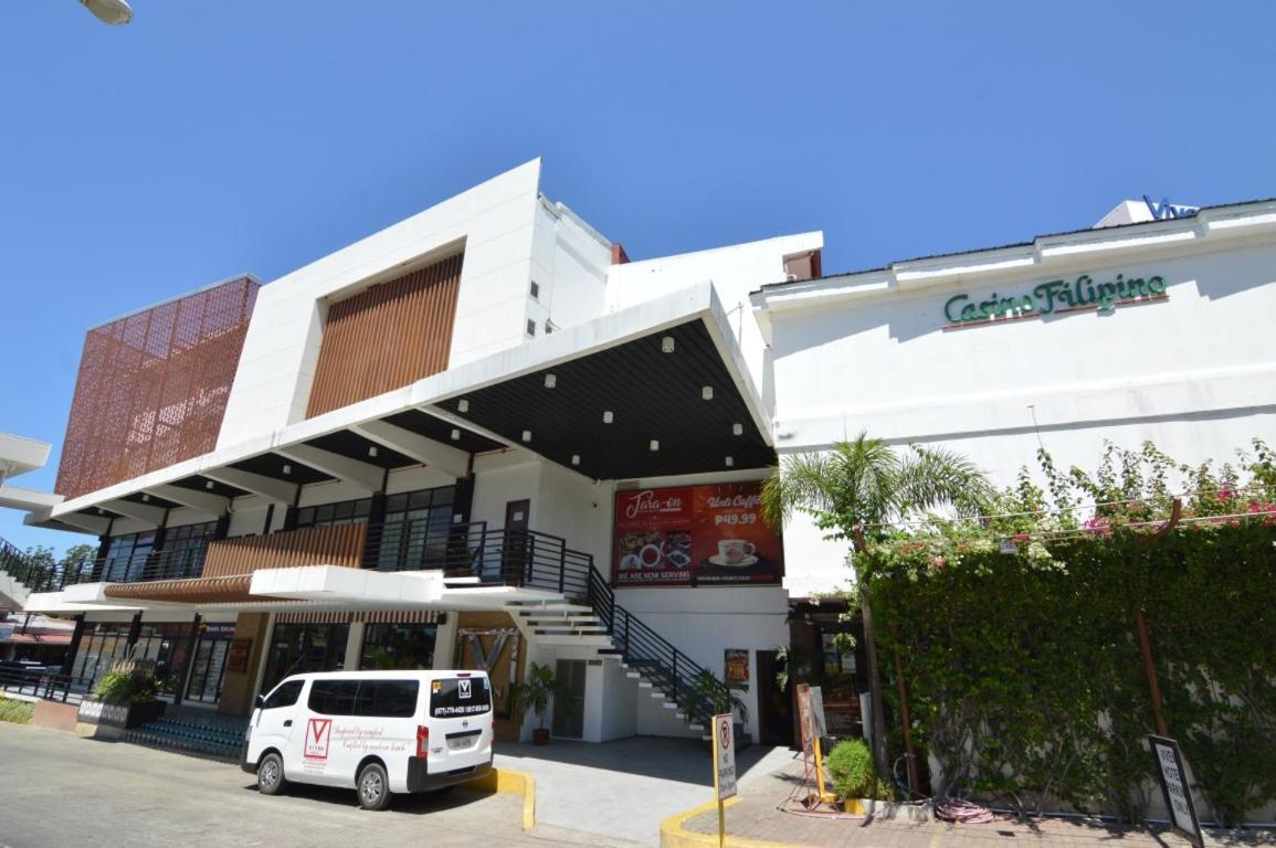 Viven Hotel Laoag Ngoại thất bức ảnh