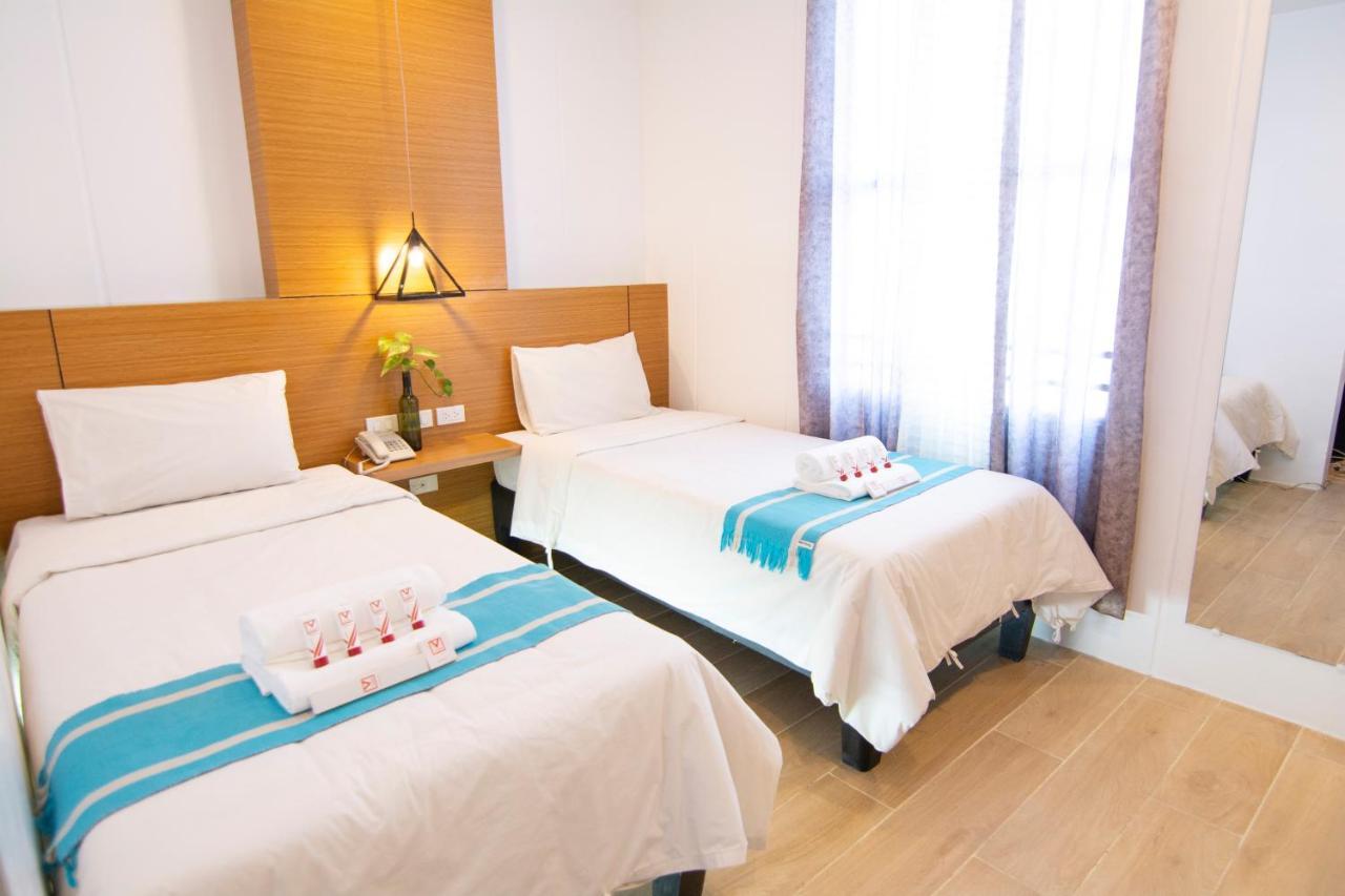 Viven Hotel Laoag Ngoại thất bức ảnh